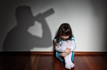 عوامل خانوادگی که فرد را به مصرف «الکل» می‌کشاند/از نهی دینی تا عرفی