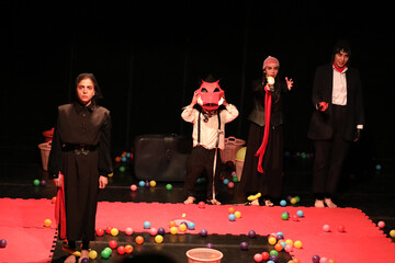 جهانی که در آن گفتگو به بن‌بست می‌رسد؛ چالش کارگردان کار اولی بودن!