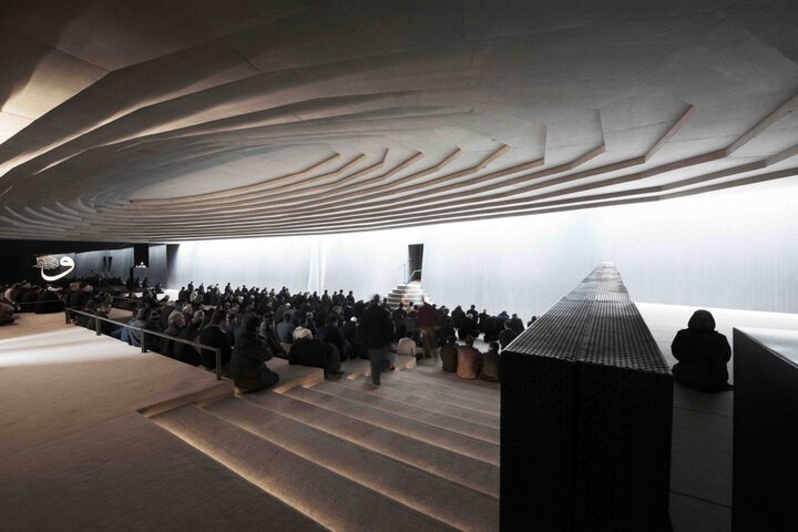 انسان باید در مسجد،نه معماری بلکه وجود را درک کند؛سادگی به جای نگارگری