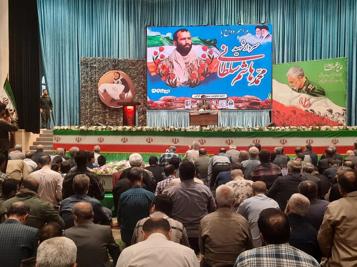 وداع مردم گرگان با پیکر شهید «محمد هاشم سلطانی» وداع مردم گرگان با پیکر شهید «محمد هاشم سلطانی»