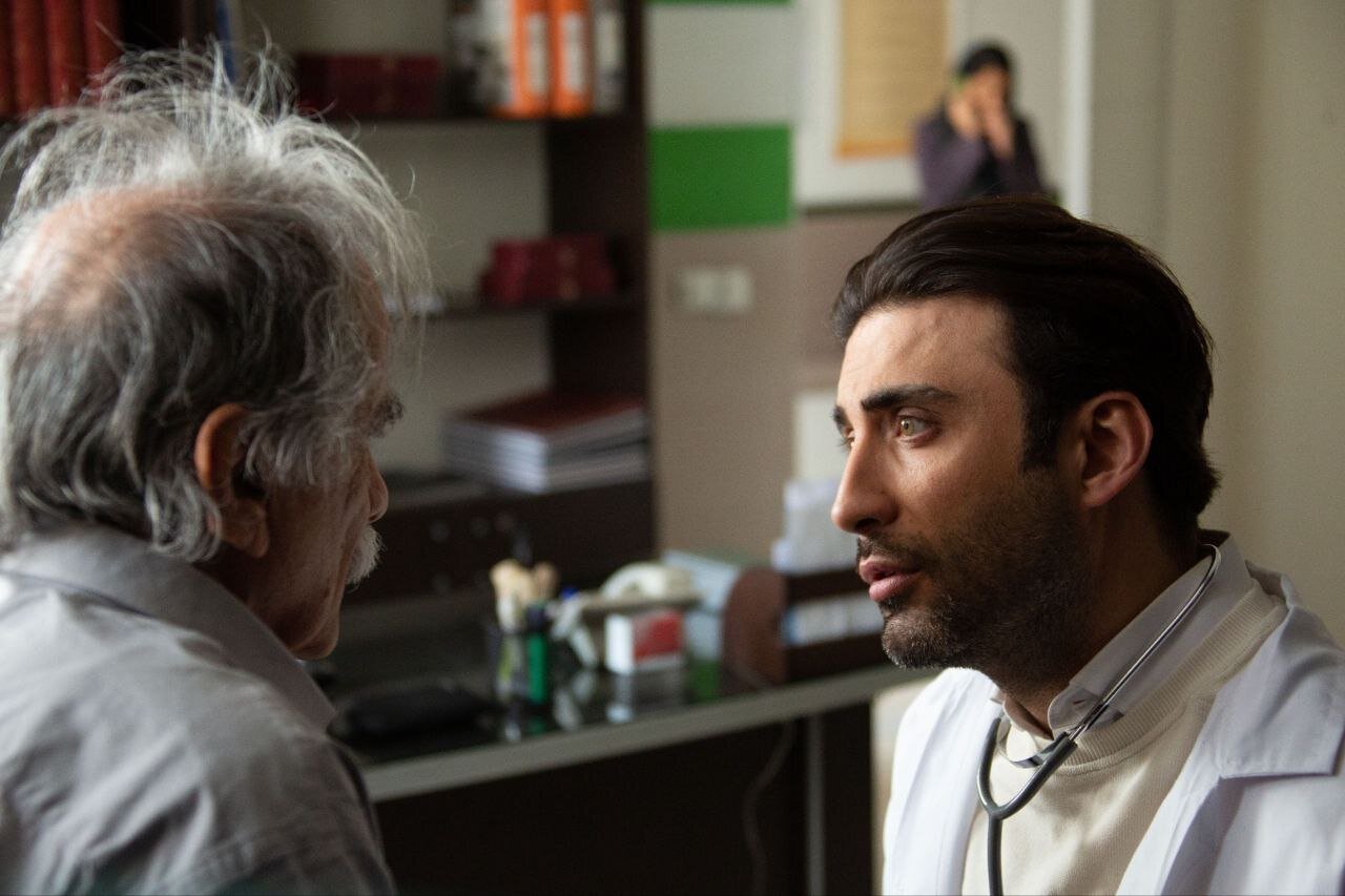 تلاش کهنسالان برای رهایی از انزوا؛ پیرمردی که «تمارض» می‌کند!