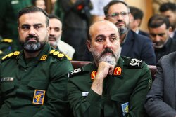 موشک های نیرو های مسلح ایران حضور پرشور مردم است