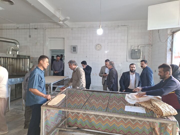 مرادی: هدف از نظارتها ارتقای کیفیت نان و حمایت از نانوایان است مرادی: هدف از نظارتها ارتقای کیفیت نان و حمایت از نانوایان است