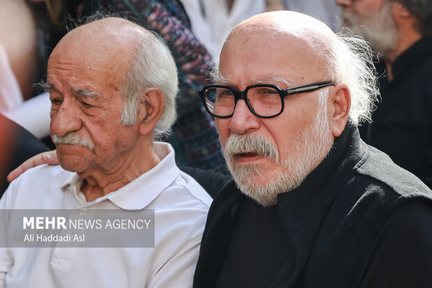ناصر تقوایی با حضور همکارانش و نوای موسیقی جنوب بدرقه شد 2