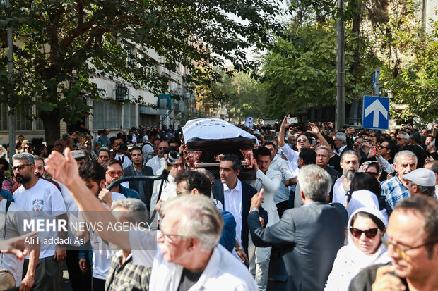 مراسم تشییع پیکر ناصر تقوایی