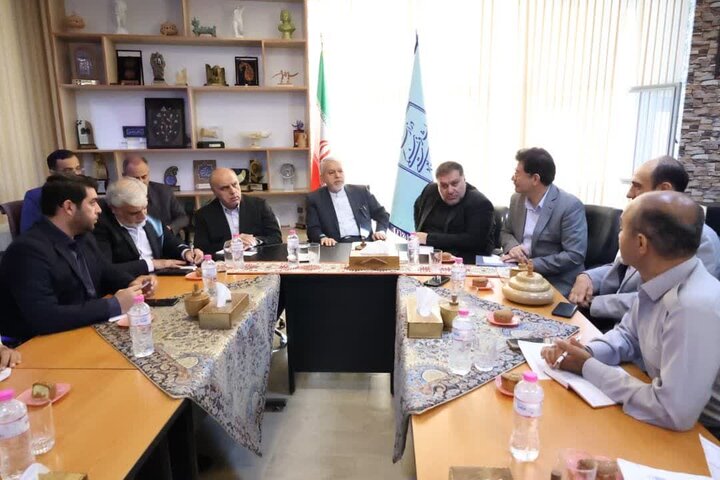صالحی امیری: عمارت خسروآباد سنندج به کاخ موزه فاخر تبدیل میشود صالحی امیری: عمارت خسروآباد سنندج به کاخ موزه فاخر تبدیل میشود