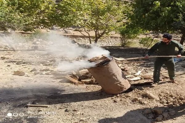 امحای بشکههای زغالگیری در الیگودرز امحای بشکههای زغالگیری در الیگودرز