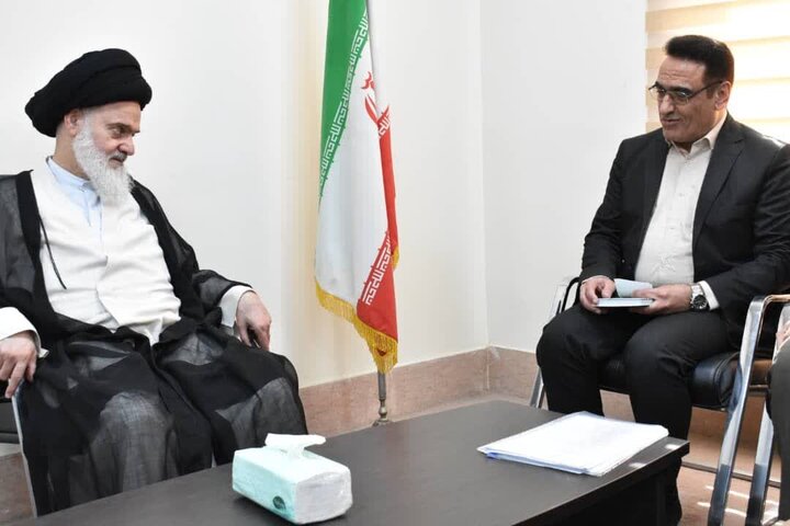 حسینی بوشهری: فلسفه شکلگیری انقلاب بر پایه توجه به مردم است حسینی بوشهری: فلسفه شکلگیری انقلاب بر پایه توجه به مردم است