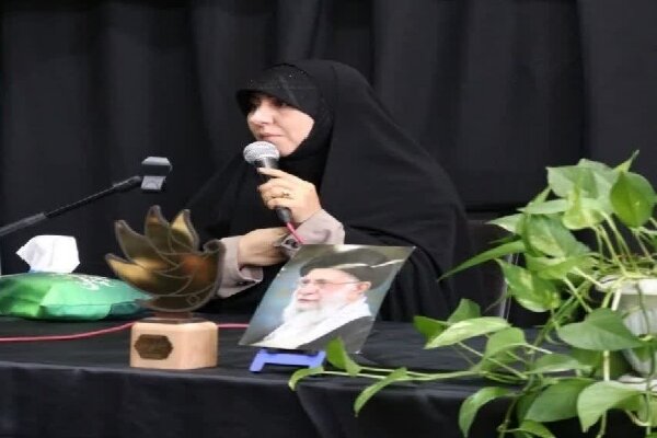 گفتمان مقاومت و فرهنگ ایثار با زبان شعر به نسل های آینده منتقل شود