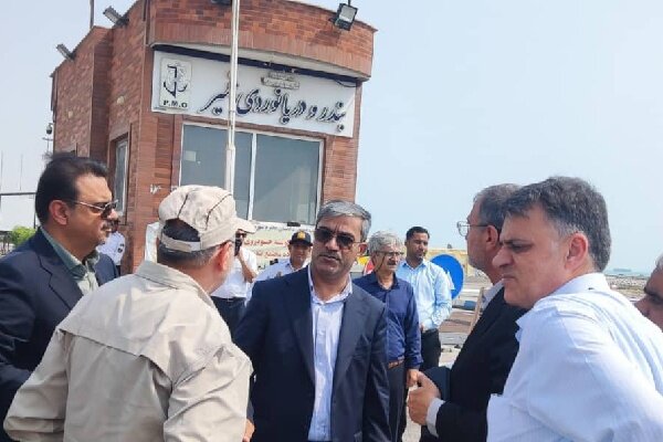 بازدید کارگروه مرزهای رسمی کشور از مجتمع بندری خمیر بازدید کارگروه مرزهای رسمی کشور از مجتمع بندری خمیر