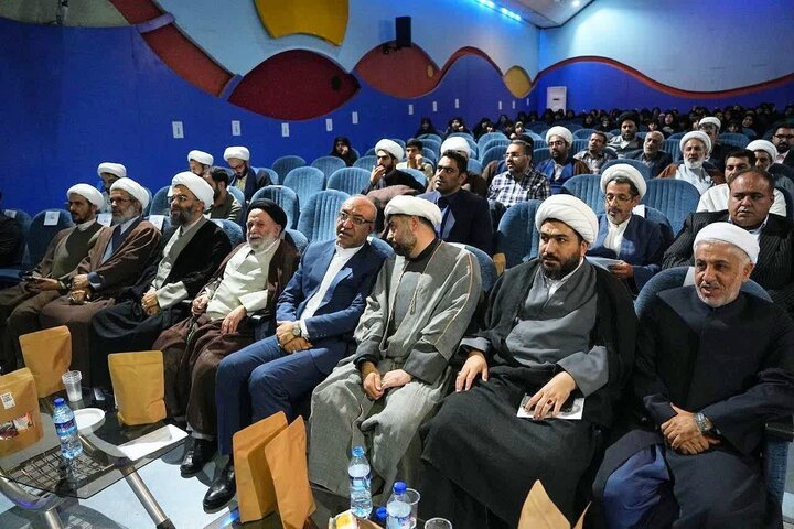 استاندار کرمانشاه: زن در اندیشه اسلامی محور کرامت و خانواده است استاندار کرمانشاه: زن در اندیشه اسلامی محور کرامت و خانواده است