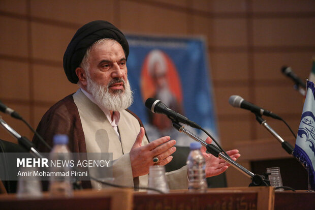 بزرگداشت علامه حسن‌زاده آملی