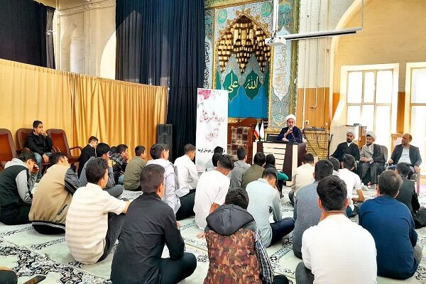 رویداد«نوآوین» با موضوع «تاریخ ما و ایران ما» در ارومیه برگزار شد رویداد«نوآوین» با موضوع «تاریخ ما و ایران ما» در ارومیه برگزار شد