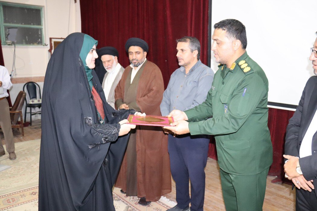 فرمانده سپاه دیر: حافظان قرآن الگوی رفتاری در جامعه هستند