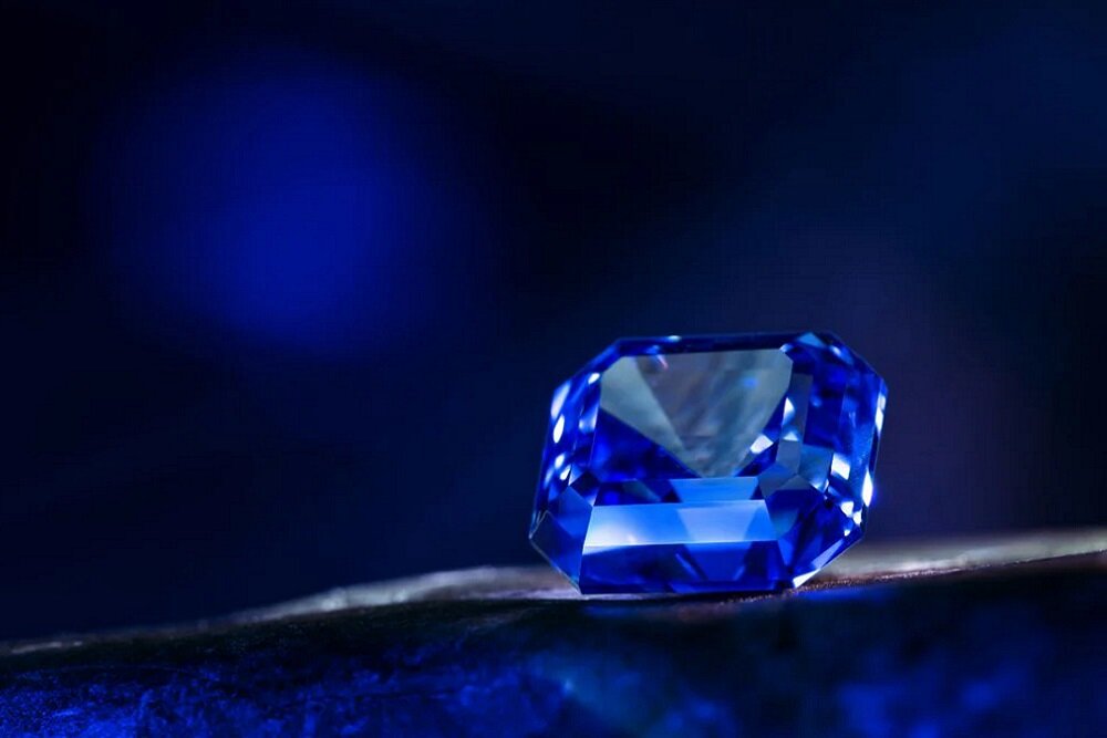 یاقوت را گزند ز آتش نمیرسد؛ ادب فارسی و این گوهر خونین 2