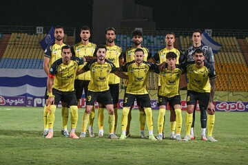 ترکیب تیم فوتبال سپاهان برای بازی با آخال/ بازگشت حسینی به دروازه