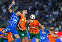 خارجی‌های استقلال دو دسته شده‌اند/ خط و نشان برای پرسپولیس در دربی