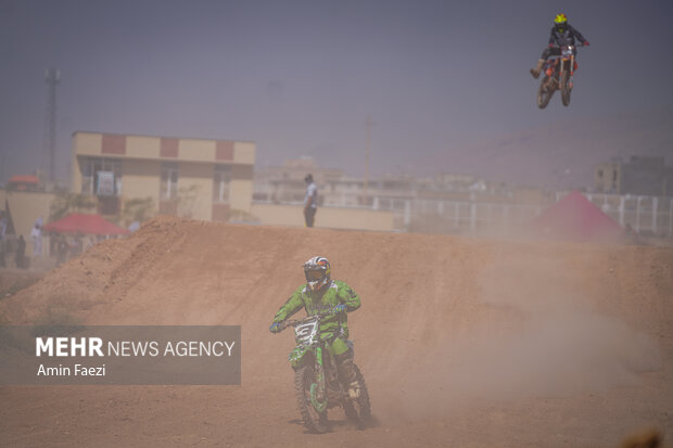 مسابقات قهرمانی موتور کراس فارس 12