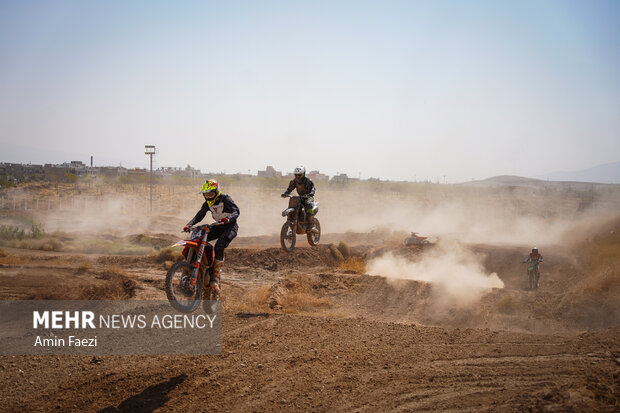مسابقات قهرمانی موتور کراس فارس 7