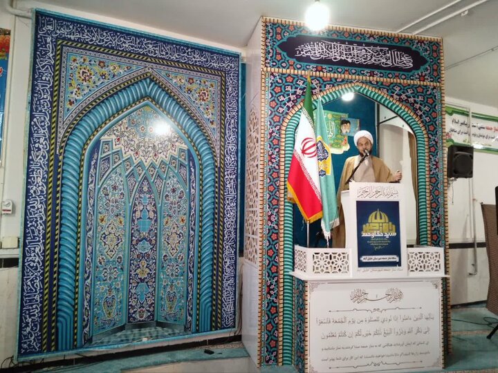 دستجردی: فرماندهی حکیمانه رهبر انقلاب، دشمن را دچار استیصال کرد