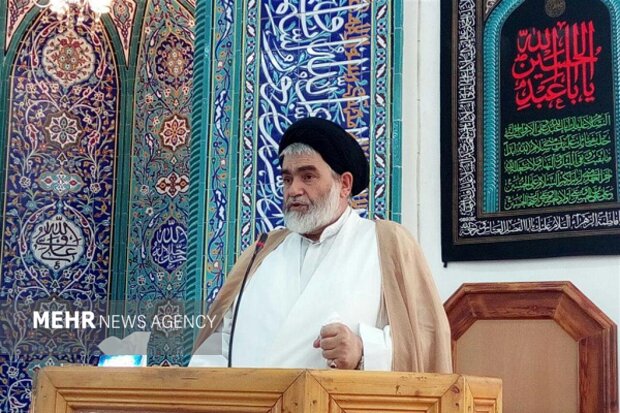 امام جمعه چابهار: مدارس برای والدین هزینه تراشی نکنند