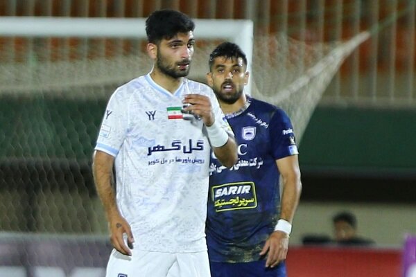 پیروزی یک نیمه ای گل گهر مقابل چادرملو پیروزی یک نیمه ای گل گهر مقابل چادرملو