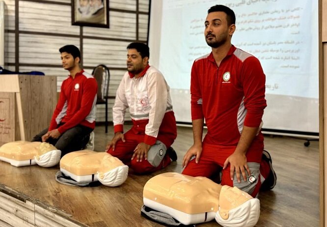 مدیرعامل هلال احمر بوشهر: ۴۰۰ دوره آموزش امدادی در استان برگزار شد