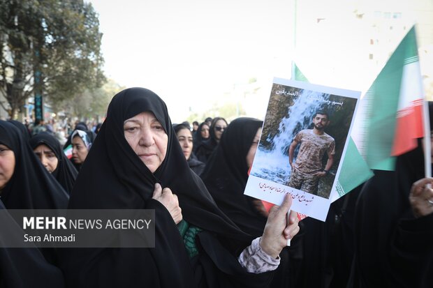 تشییع پیکر مرزبان شهید «سجاد صیامی» در مشهد