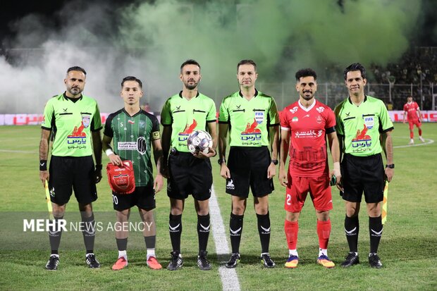 دیدار دو تیم خیبر خرم‌آباد و پرسپولیس تهران