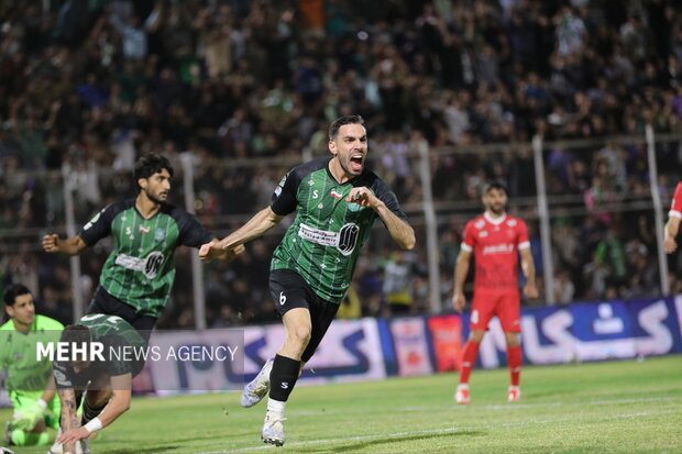 دیدار دو تیم خیبر خرم‌آباد و پرسپولیس تهران
