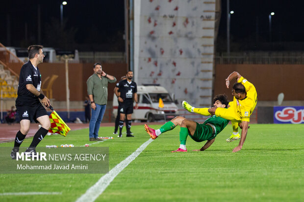 فوتبال قزوین منتظر بازگشت شادی؛ شمس‌آذر می‌تواند دوباره برخیزد