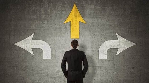 چپ یا راست؛ لزوم برنامه‌محوری و عبور از رقابت‌های شخصی