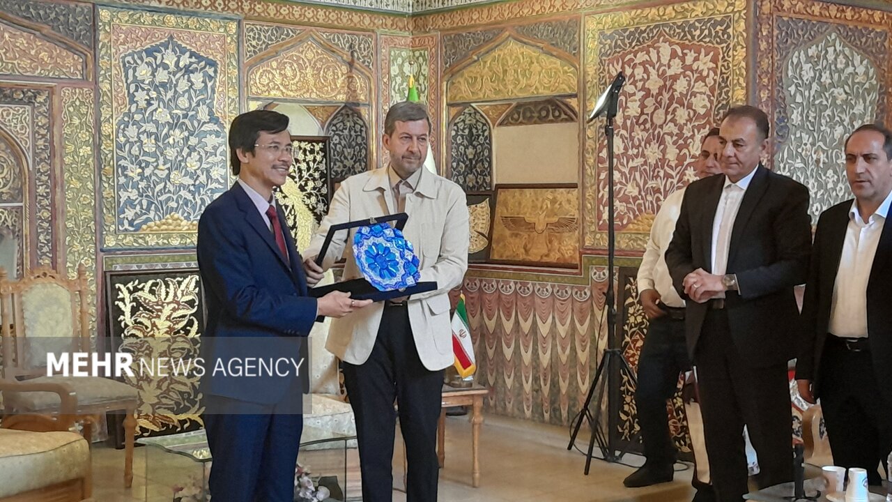 سفیر ویتنام با استاندار اصفهان دیدار کرد 2