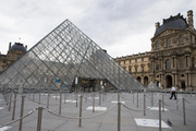 Louvre soygunuyla ilgili 2 kişi gözaltına alındı