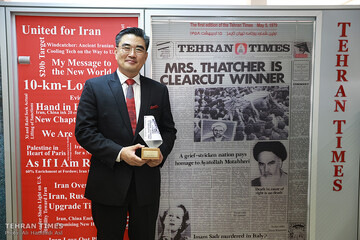 South Korean ambassador visits Tehran Times to strengthen bilateral ties