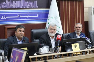 معتمدیان از برنامه ریزی برای تجهیز۱۲۰۰ مدرسه شهر و استان تهران خبر داد