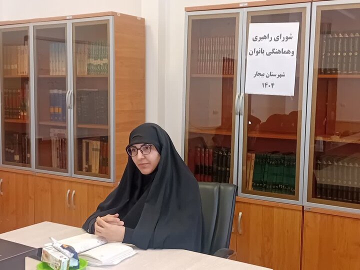 دهقان: بانوان در خط مقدم جهاد تبیین قرار دارند دهقان: بانوان در خط مقدم جهاد تبیین قرار دارند