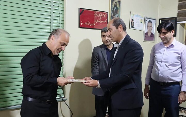 فرماندار دشتی: تجلیل از خانواده شهدا وظیفه همه ما است فرماندار دشتی: تجلیل از خانواده شهدا وظیفه همه ما است