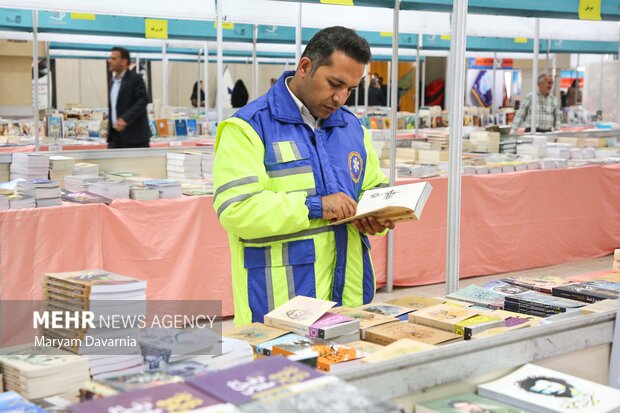 آیین افتتاحیه چهاردهمین نمایشگاه ملی کتاب دفاع مقدس در بجنورد