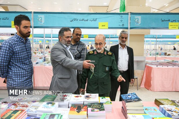 آیین افتتاحیه چهاردهمین نمایشگاه ملی کتاب دفاع مقدس در بجنورد