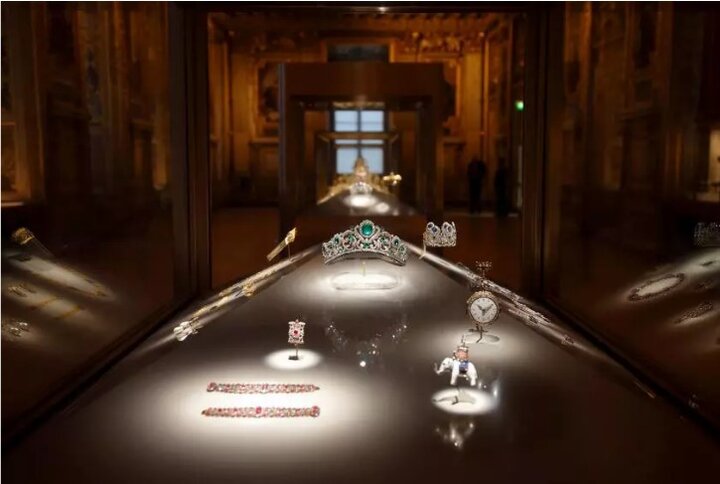 سارقان موزه لوور مجهز به اسکوتر و اره برقی بودند