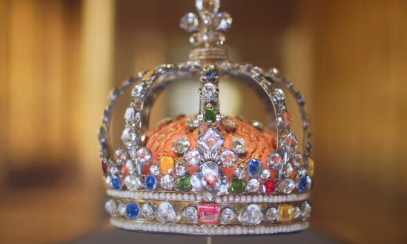 سارقان موزه لوور مجهز به اسکوتر و اره برقی بودند