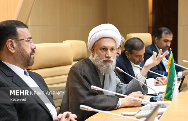 جلسه مجمع نمایندگان استان فارس با آیت الله دژکام