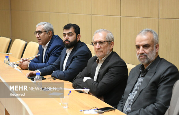 جلسه مجمع نمایندگان استان فارس با آیت الله دژکام