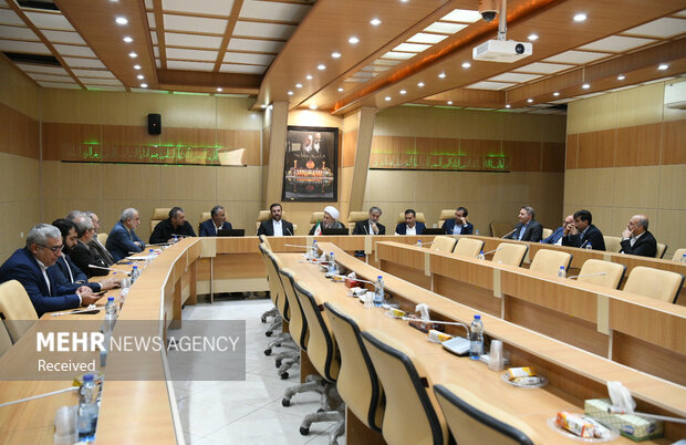 جلسه مجمع نمایندگان استان فارس با آیت الله دژکام