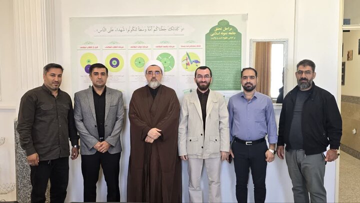 ماموستا مرادی:نقش رسانه در مقابله با توطئههای فرهنگی دشمن بیبدیل است ماموستا مرادی:نقش رسانه در مقابله با توطئههای فرهنگی دشمن بیبدیل است