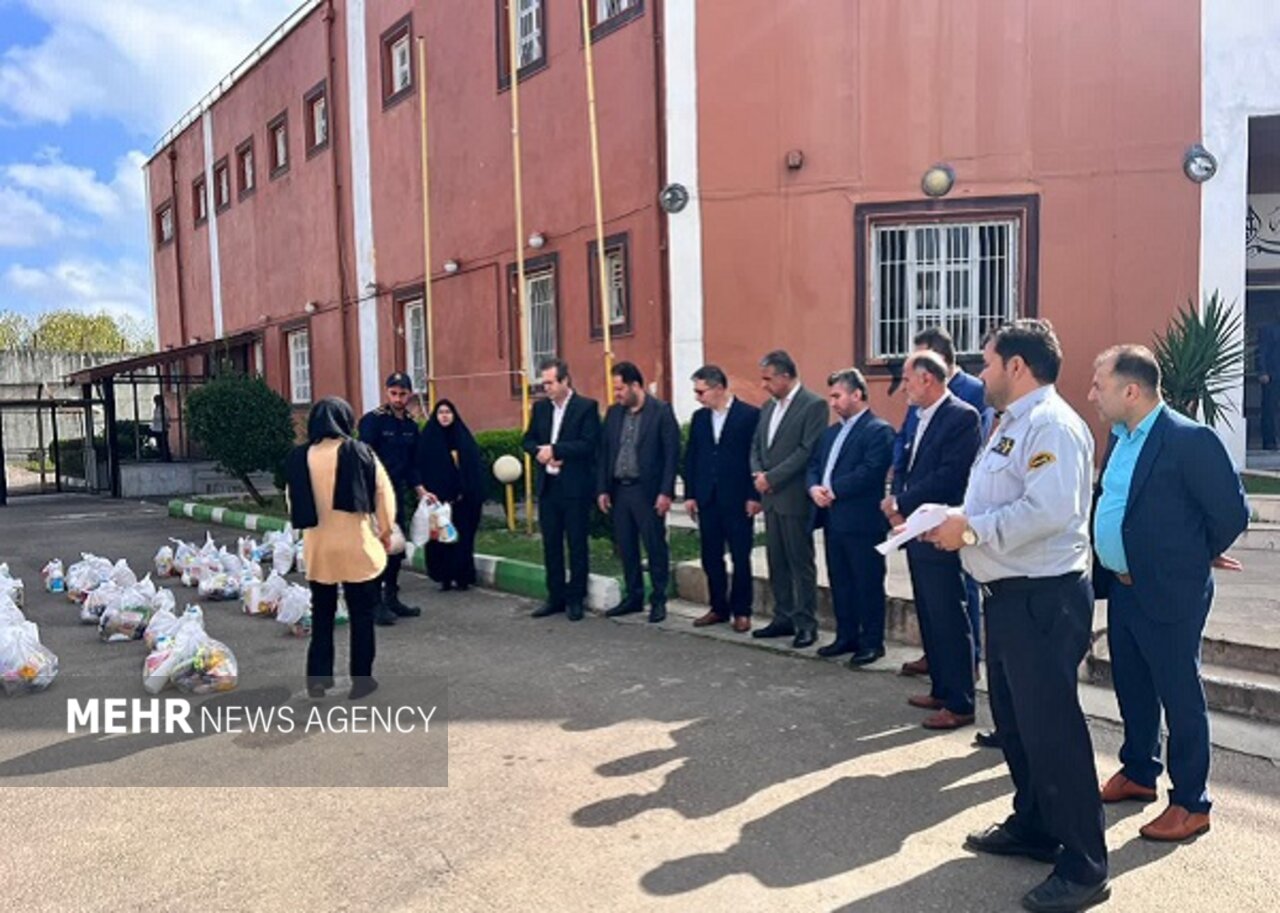 رضایی: ۱۳۰ بسته معیشتی بین خانوادههای زندانیان صومعه سرایی توزیع شد رضایی: ۱۳۰ بسته معیشتی بین خانوادههای زندانیان صومعه سرایی توزیع شد