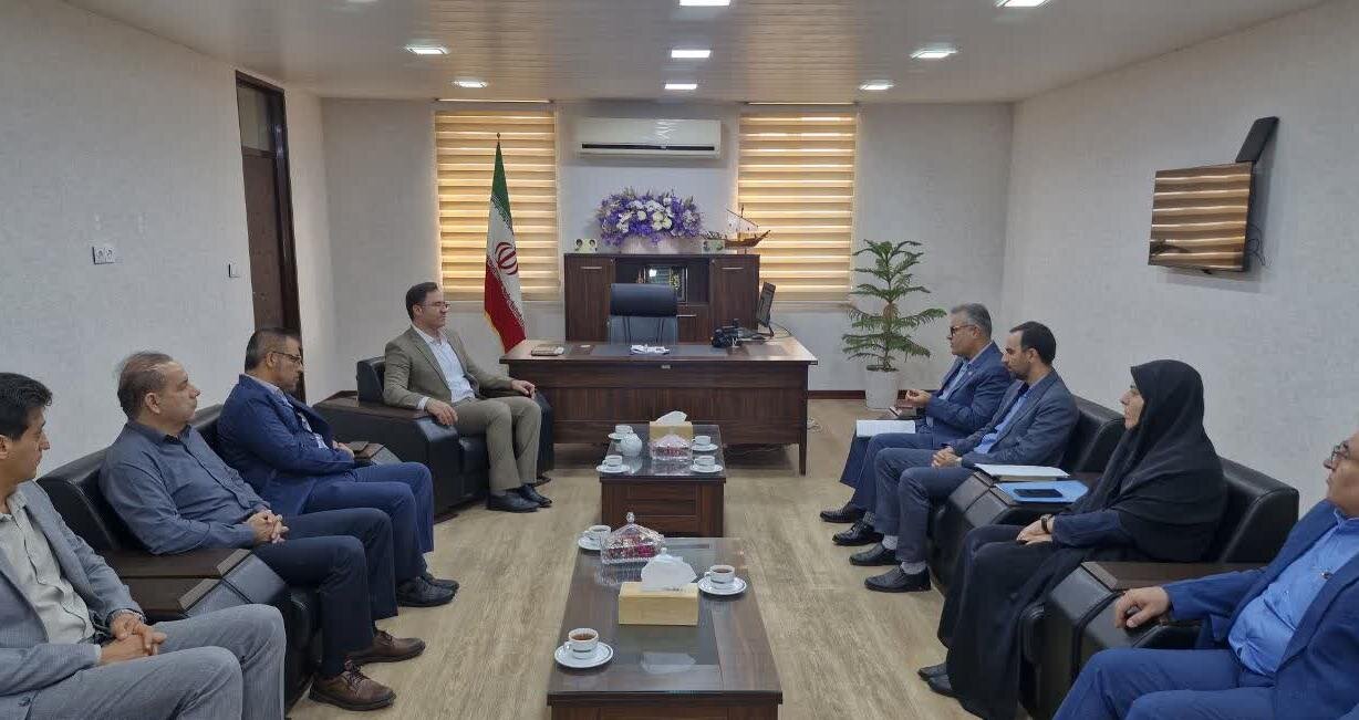 فرماندار تنگستان: دسترسی مردم به خدمات بیمه سلامت تسهیل شود