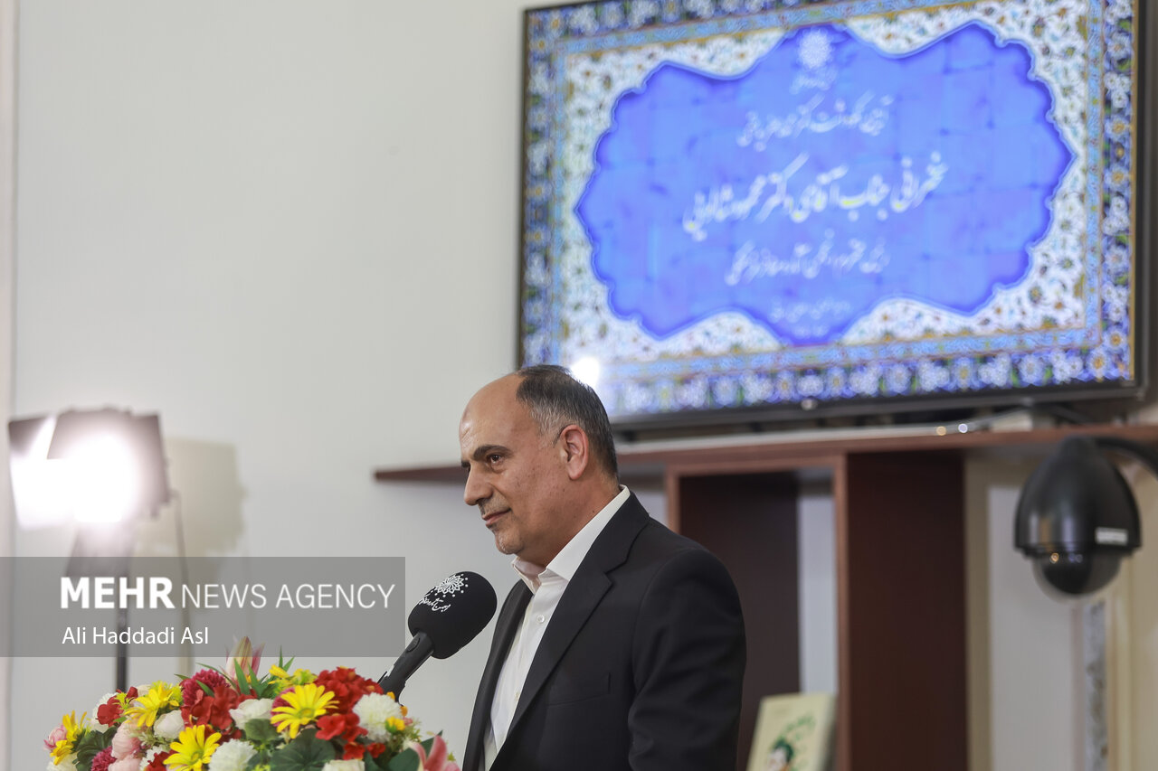 یاحقی تجسم و پیوند دانایی، نجابت خراسانی و وظیفه شناسی ایرانی است