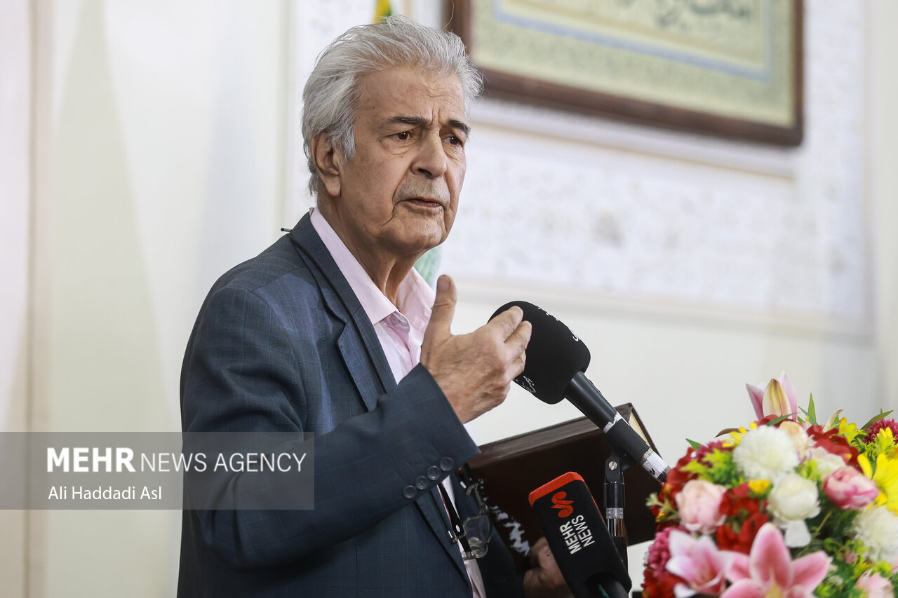 یاحقی تجسم و پیوند دانایی، نجابت خراسانی و وظیفه شناسی ایرانی است